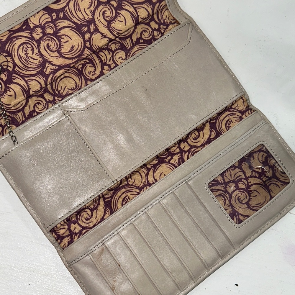 HOBO International taupe/beige long leather wallet Clutch - Picture 2 of 6